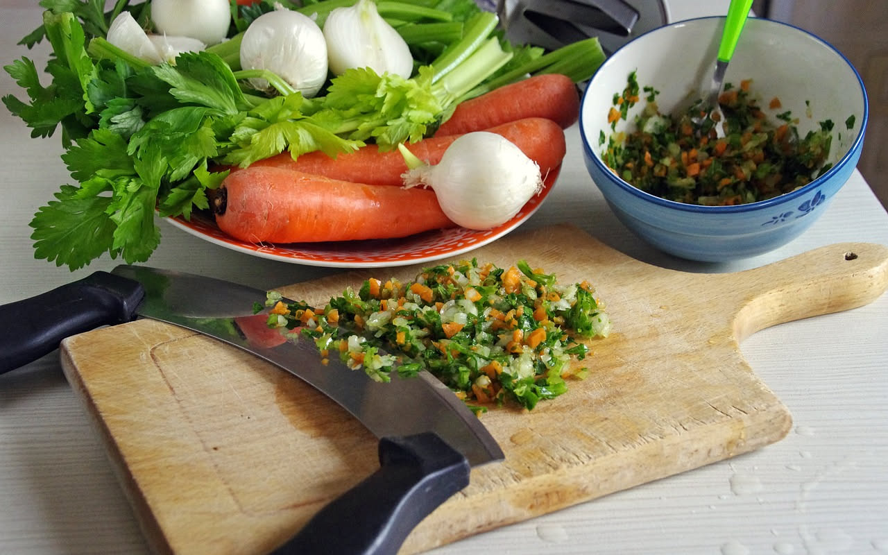 Minestrone di verdure: perche il fondo di brodo cambia tutto