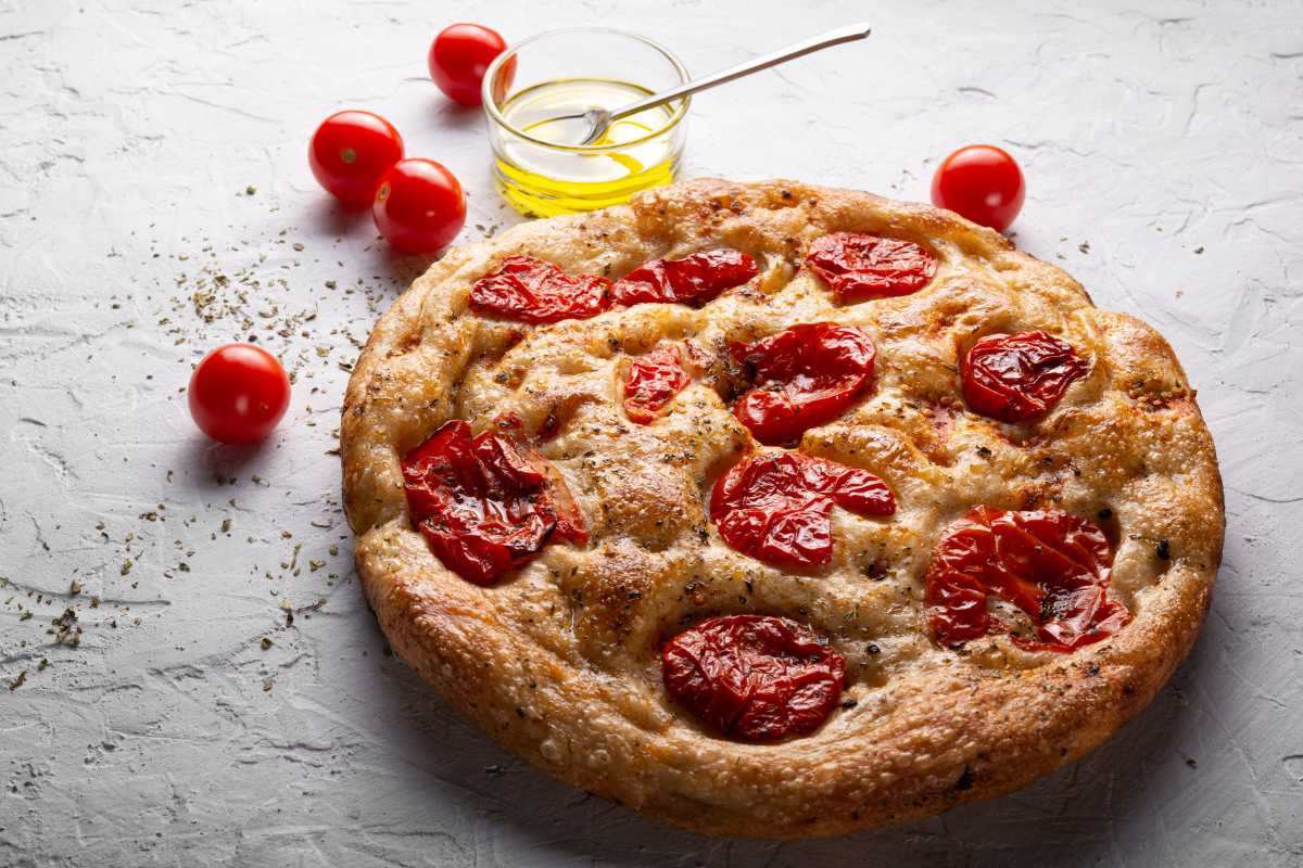 Focaccia barese alle patate: come mantenerla morbida più a lungo