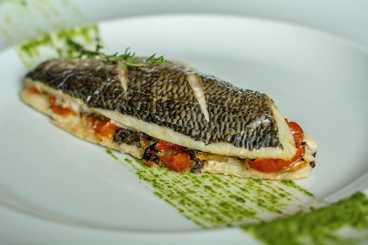 Branzino al forno con patate: la temperatura giusta senza sbagliare i tempi