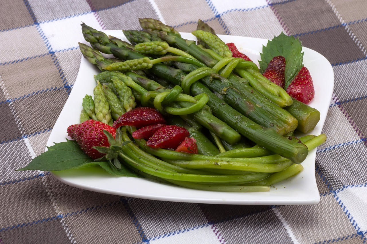 Asparagi Selvatici Fritti: croccantezza leggera che nutre le ossa con minerali preziosi