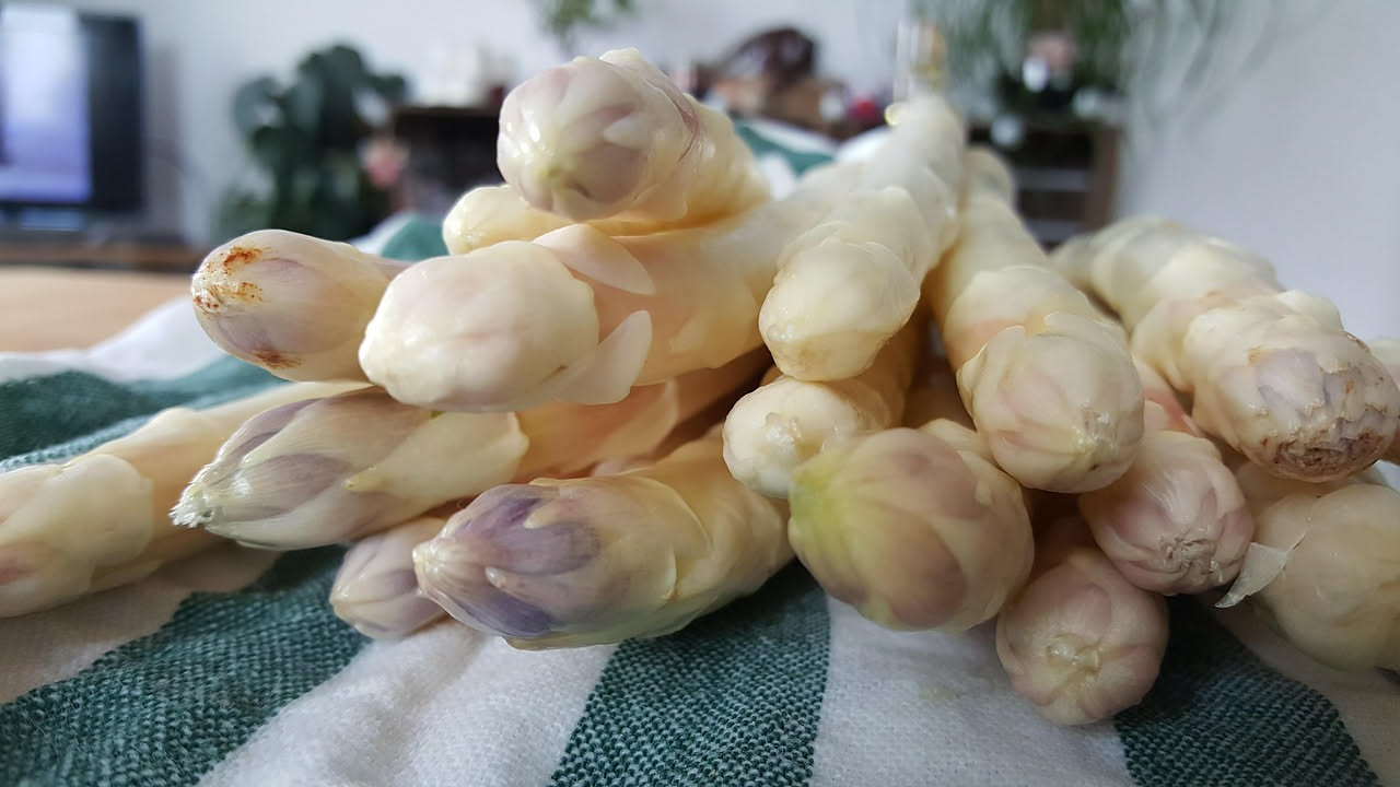 Asparagi Selvatici Fritti: croccantezza leggera che nutre le ossa