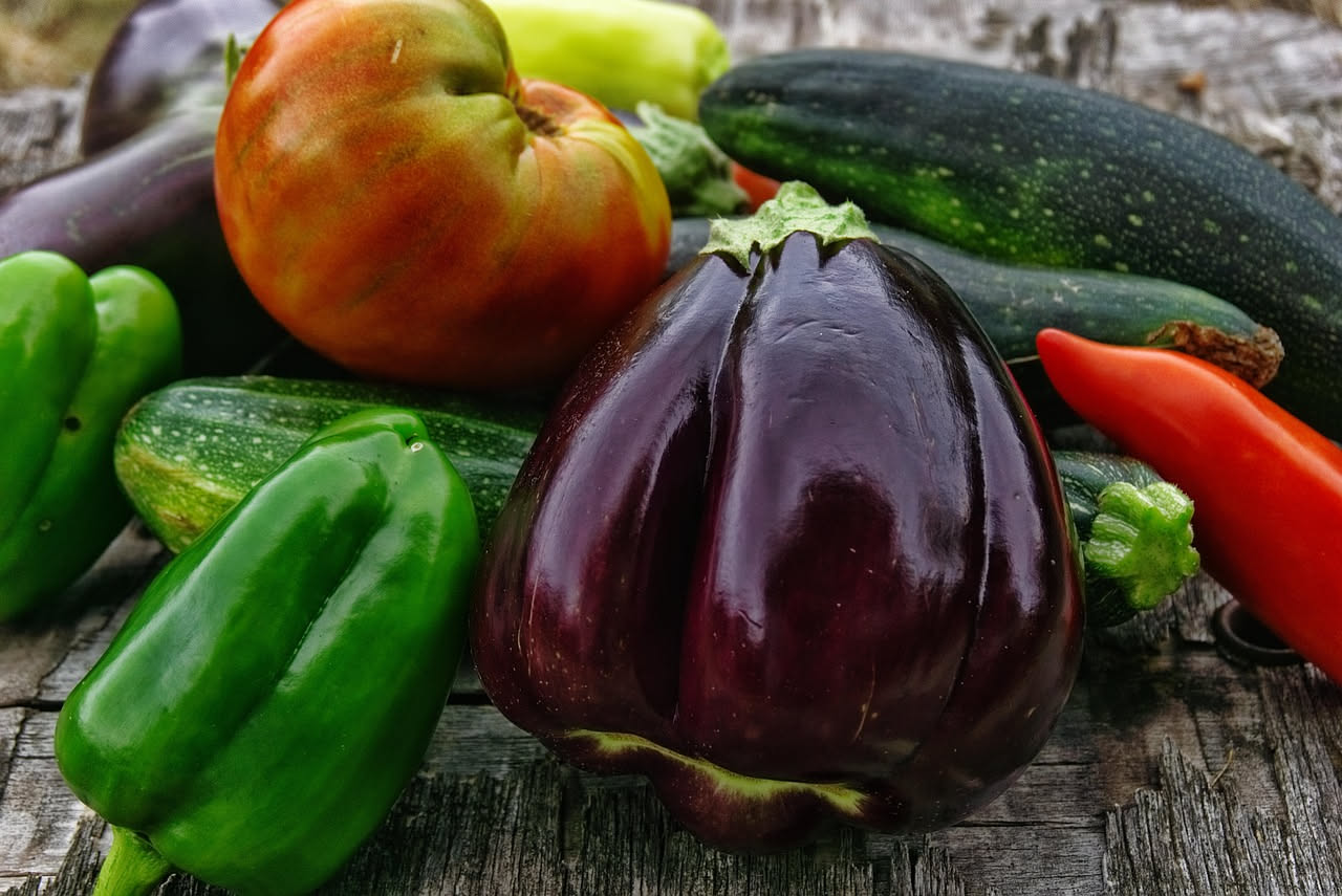 Caponata calabrese: melanzane stufate dal sapore dolce-salato che nutre senza appesantire