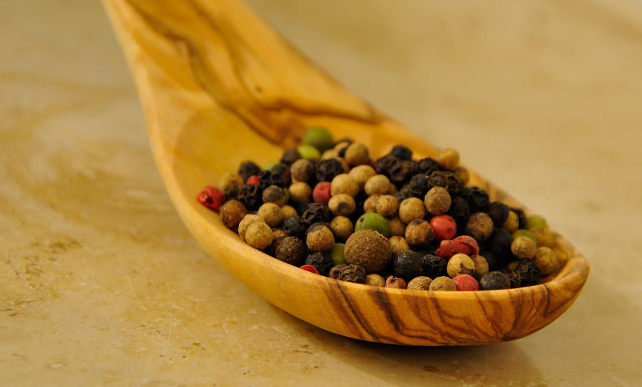 Condimento di olive e capperi