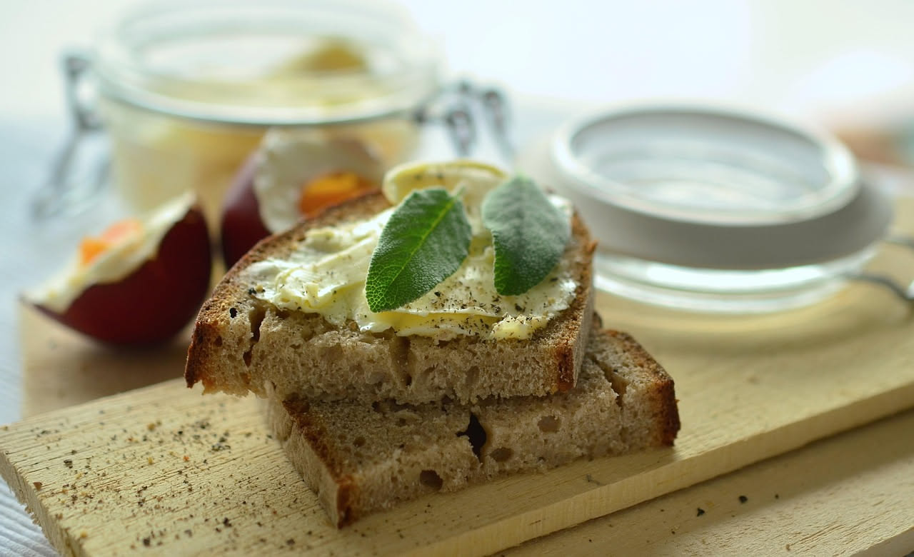 Crostini ai fegatini d'oca: delicatezza ricca che nutre senza appesantire