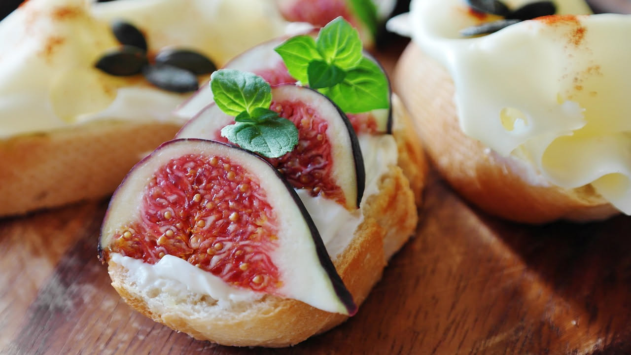 Crostini al Paté: croccantezza e morbidezza che nutrono il corpo con ferro e proteine