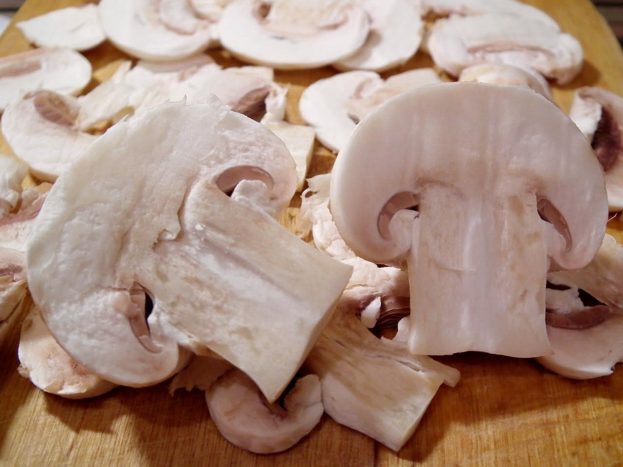 Funghi prataioli trifolati: umami profondo e leggerezza che nutre senza appesantire