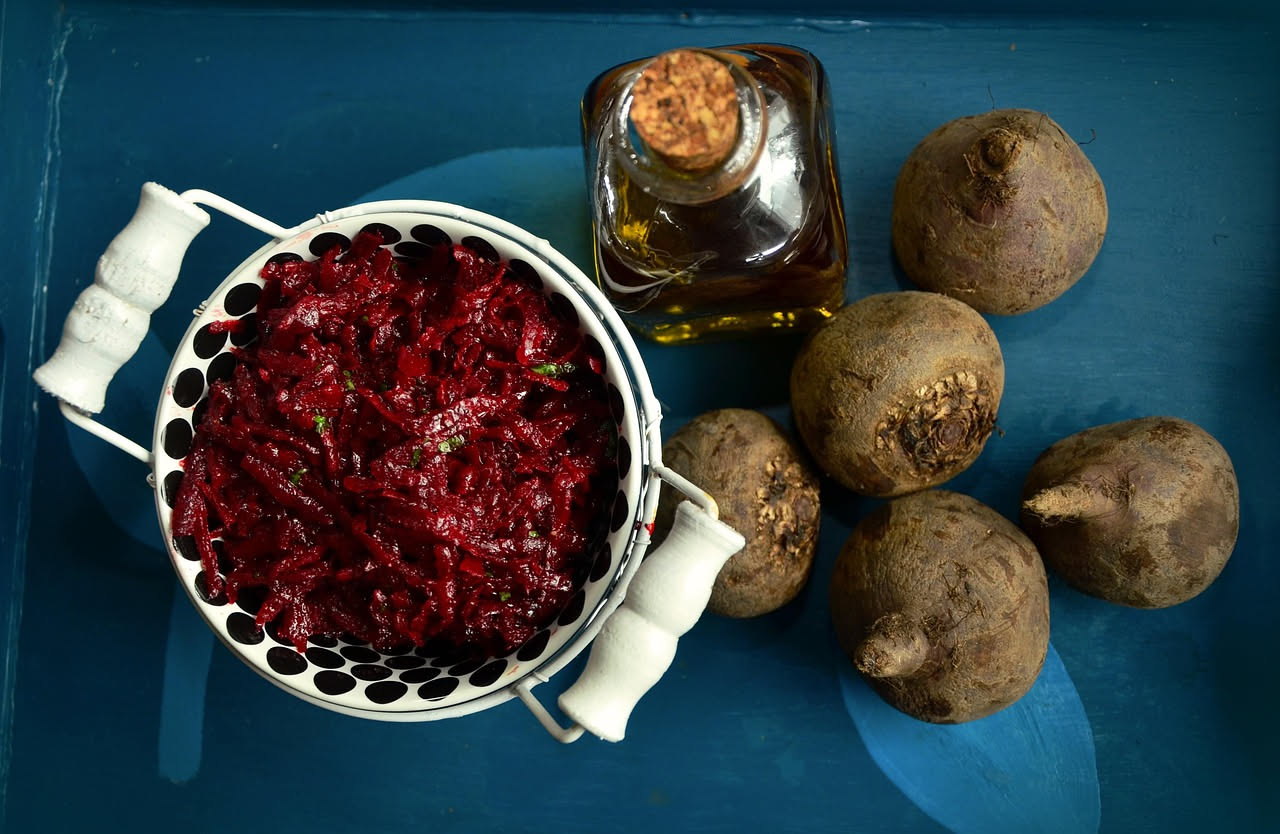Insalata di barbabietola: radici dolci che nutrono il sangue con leggerezza