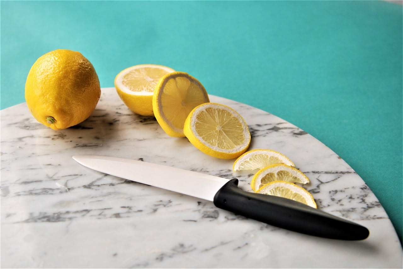 Limoni conservati sotto sale