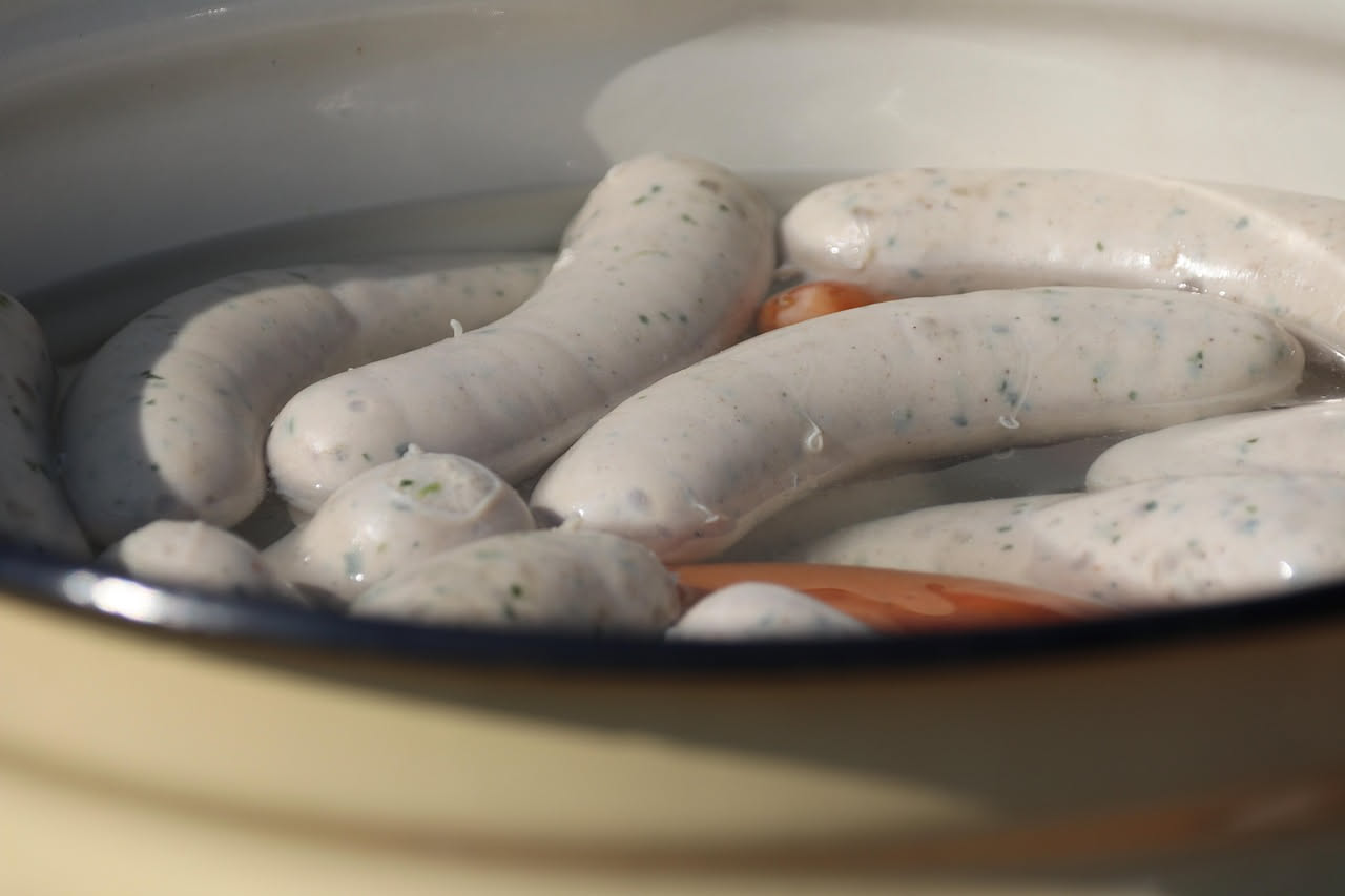 Luganega fresca: salsiccia succosa che nutre i muscoli con proteine genuine