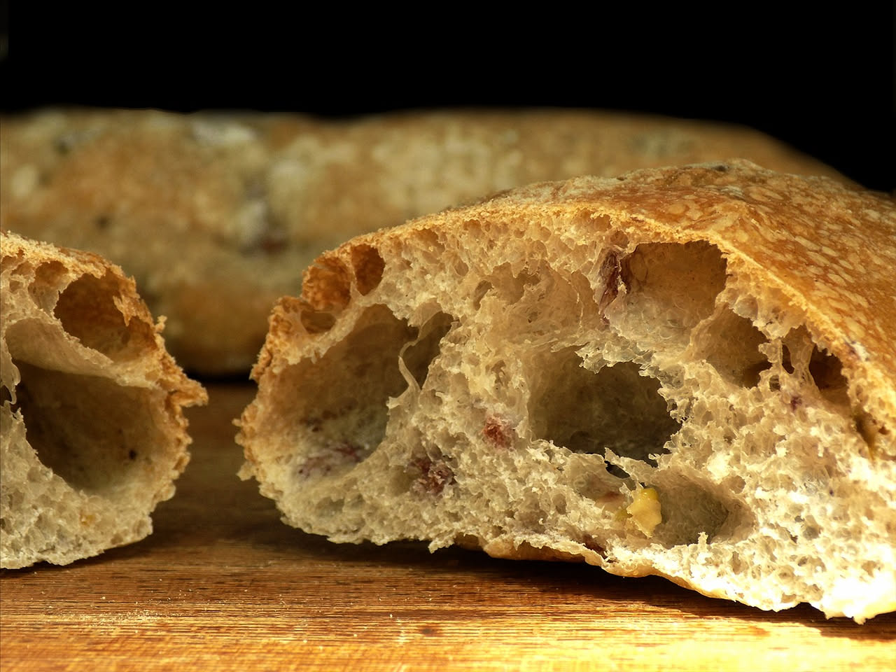 Pane e ciccioli: croccantezza irresistibile che nutre senza appesantire