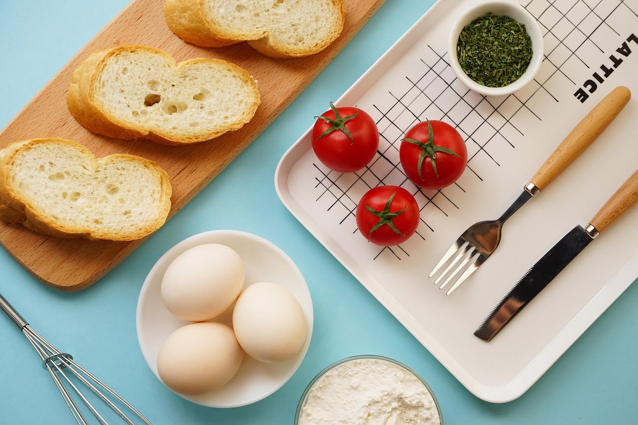 Pane Tostato e Pomodori Selvatici: croccantezza che nutre con freschezza rigenerante