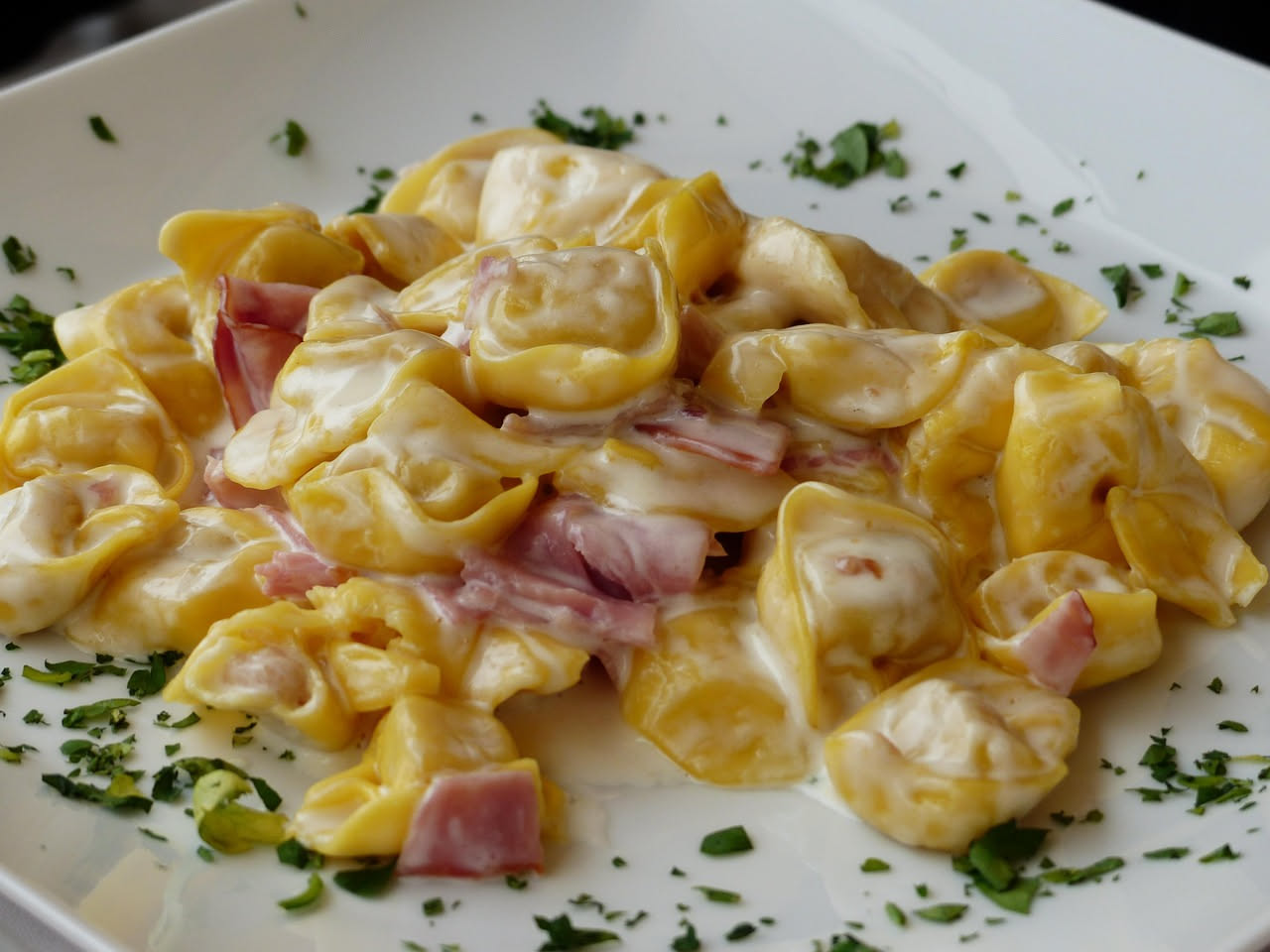 Pansotti: pasta ripiena dal sapore delicato che nutre il corpo con leggerezza e benessere