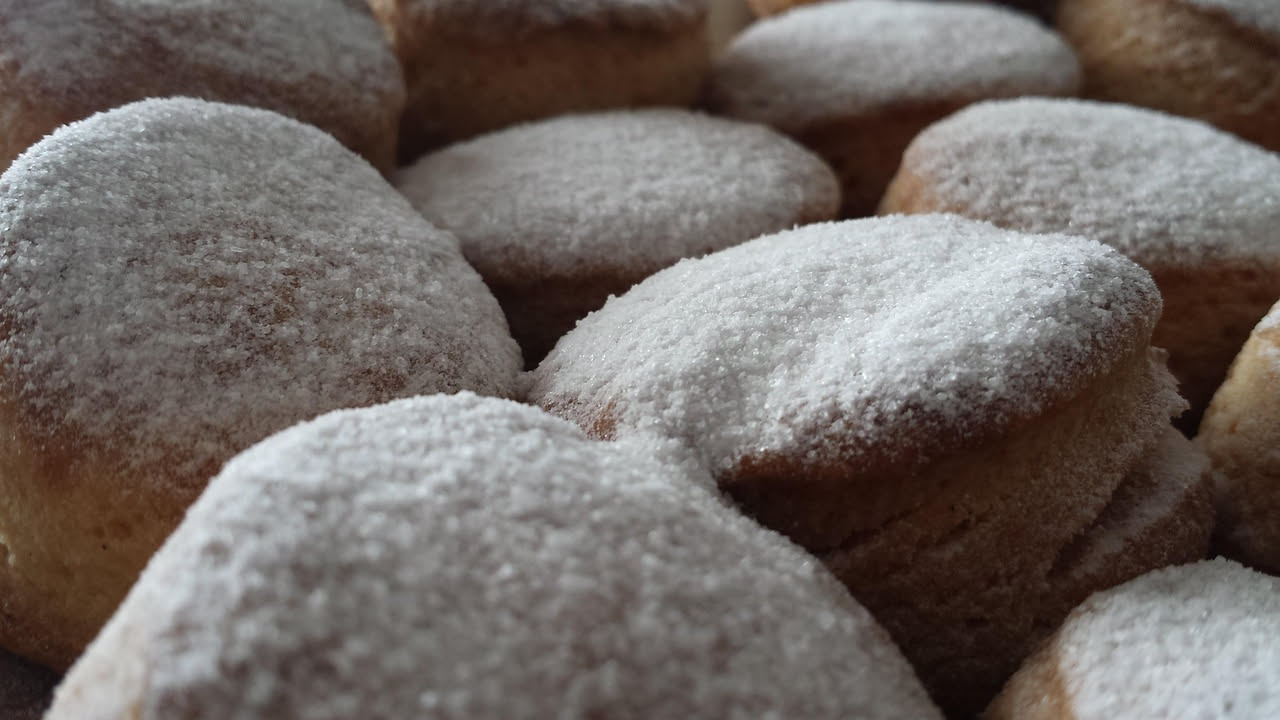 Pardulas: dolcezza speziata che nutre senza appesantire