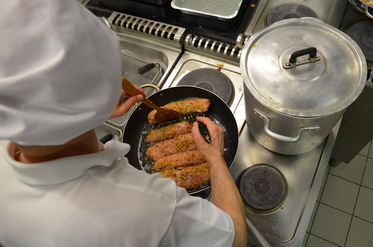 Salame di Forlì: tradizione speziata che nutre il corpo con proteine nobili e sapore pieno