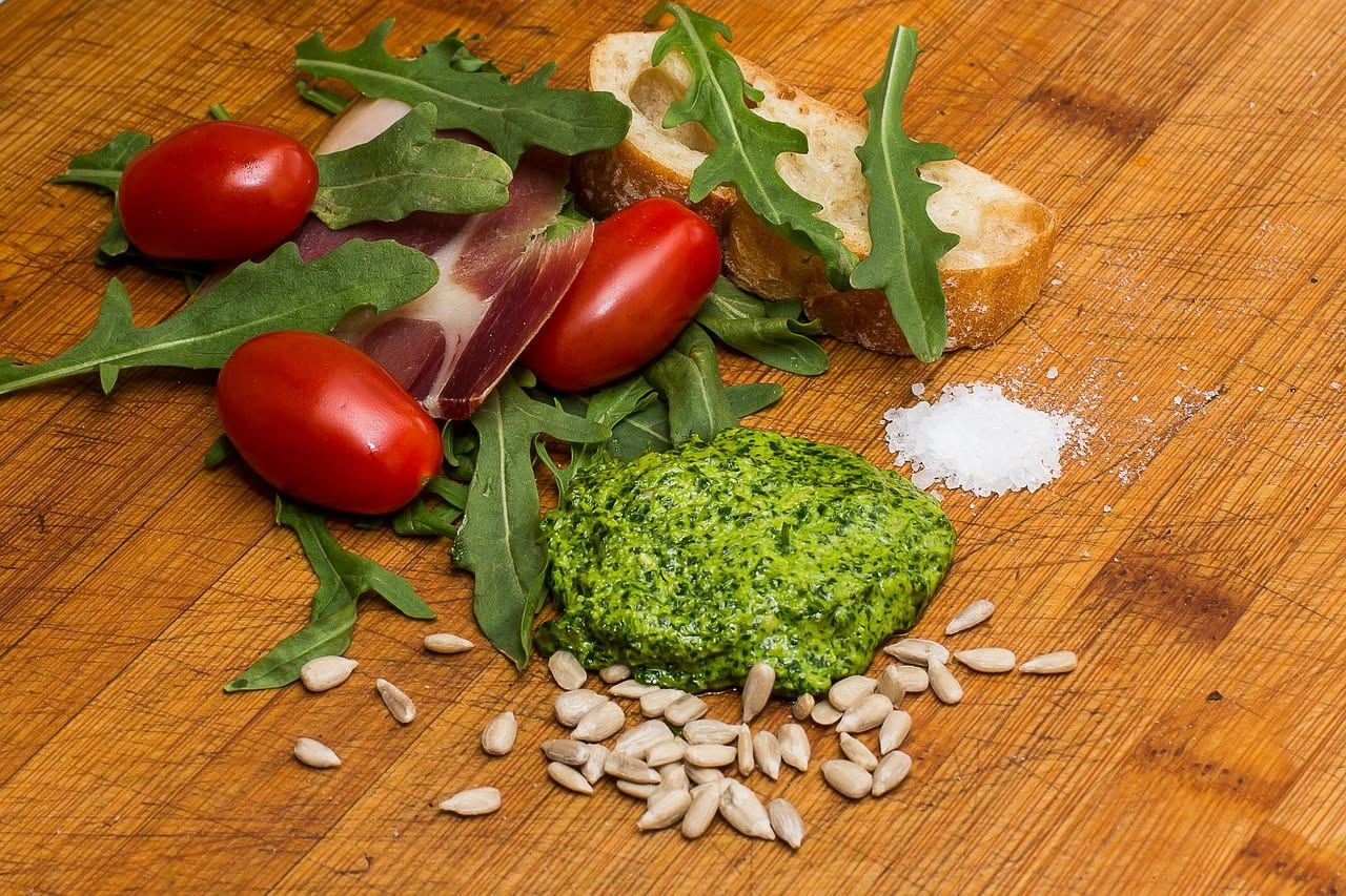 Salsa verde bresciana: umami e freschezza che rigenerano il palato e nutrono le cellule