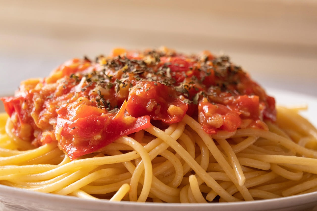Spaghetti con sugo di melanzane