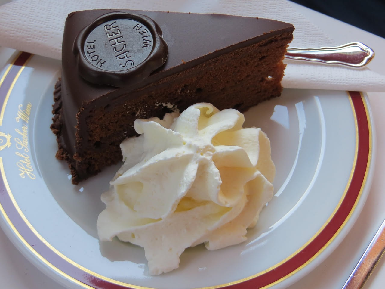 Torta Sacher ligure